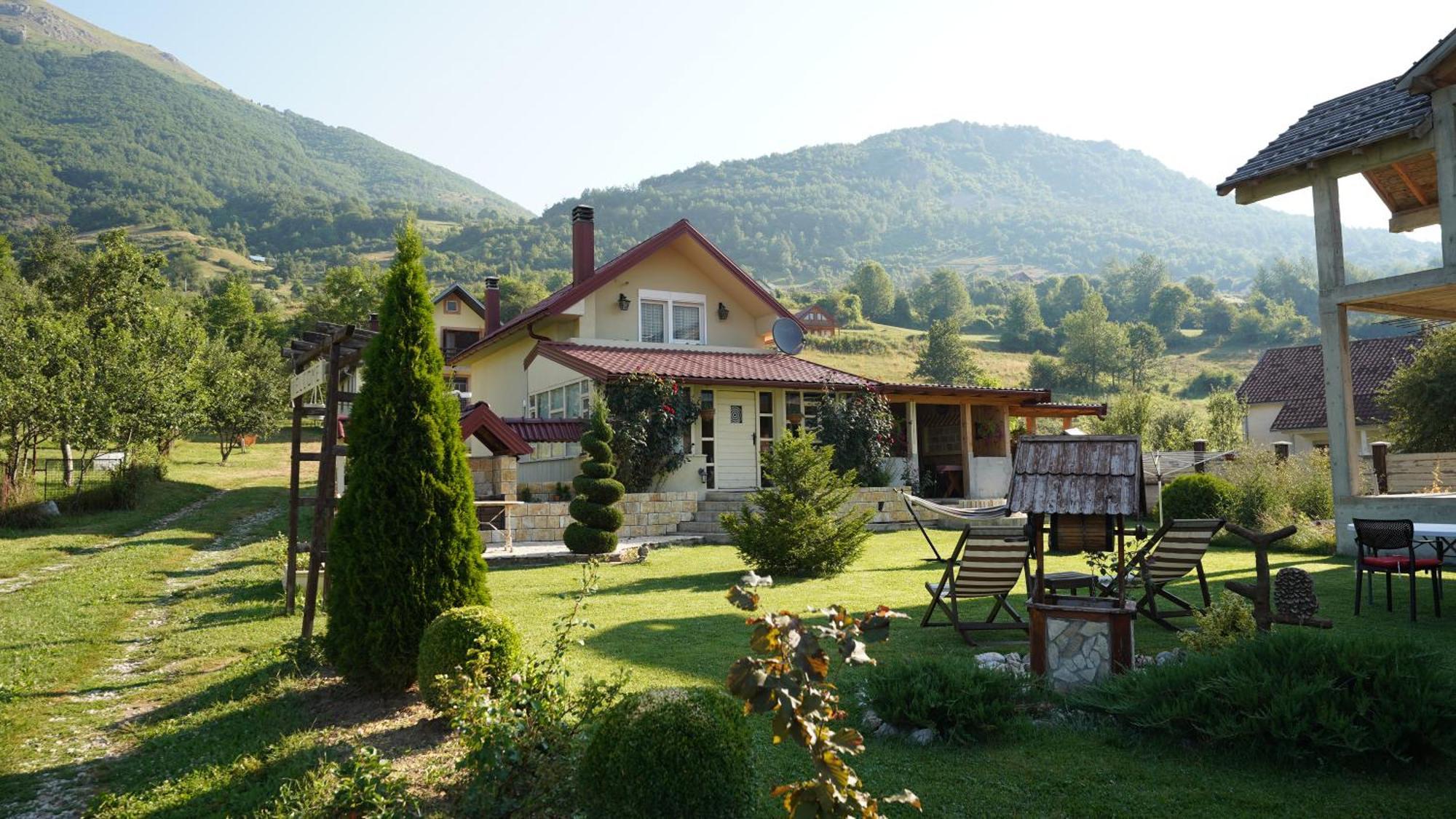 Vila Merak Gusinje Buitenkant foto